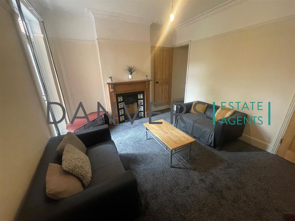 Property photo 1 of 5 Living Room.Jpg