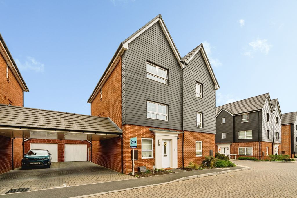 Property photo 1 of 18 35Grandjunction-37