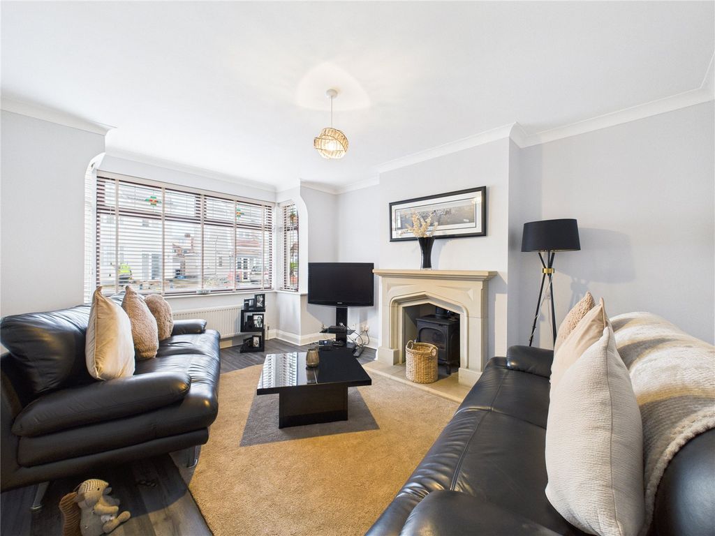 Property photo 3 of 28 Picture No. 35