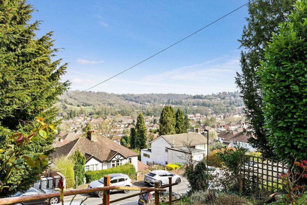 Property photo 3 of 25