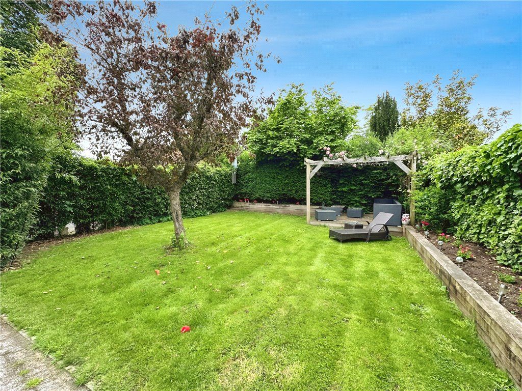 Property photo 2 of 21 Picture No. 24