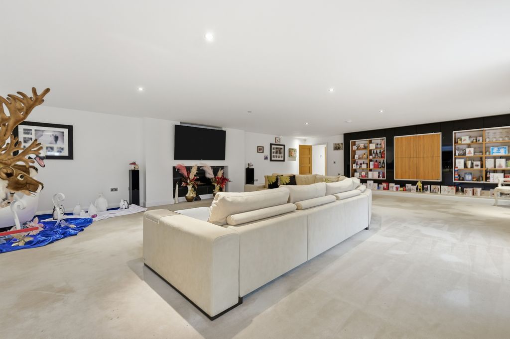 Property photo 3 of 47 Picture No. 36