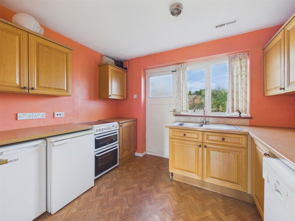 Property photo 3 of 16 Cam03972G0-Pr0260-Still011.Jpg