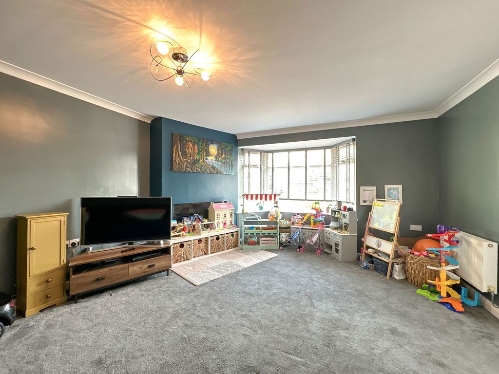 Property photo 2 of 36