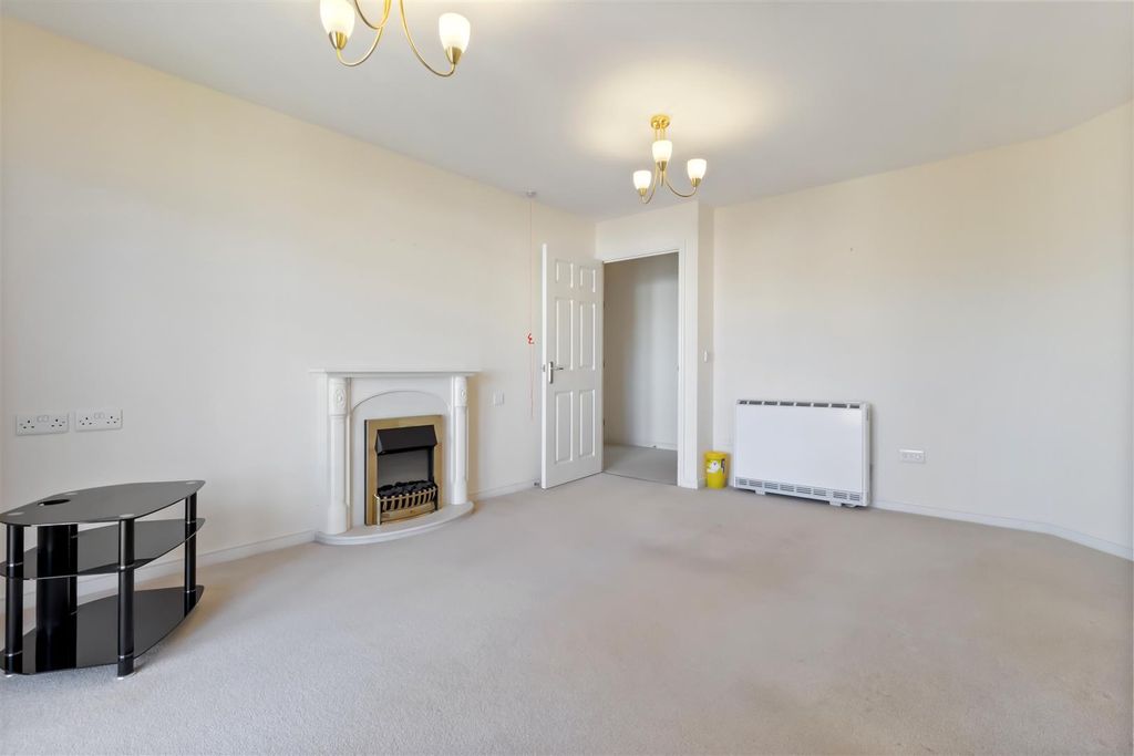 Property photo 2 of 15 Amelia Court 31-001.Jpg