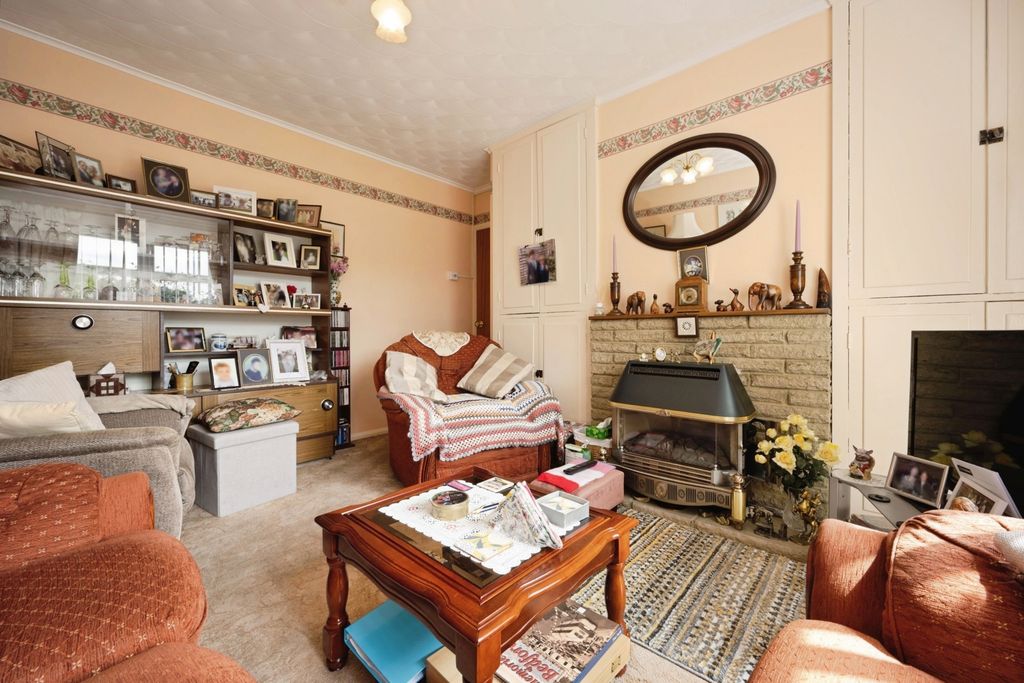 Property photo 2 of 16 Pbox-Img.Jpg