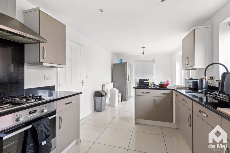 Property photo 2 of 12 Photo 8