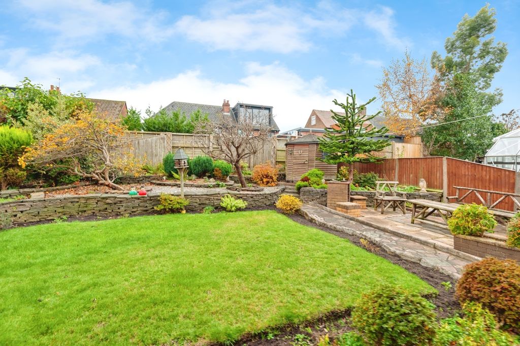 Property photo 2 of 17 Photo