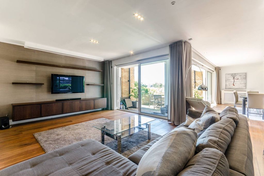 Property photo 1 of 30