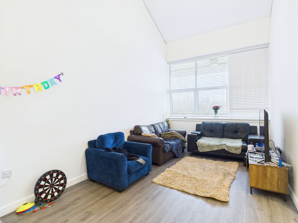 Property photo 3 of 10 Cam01909G0-Pr0462-Still002