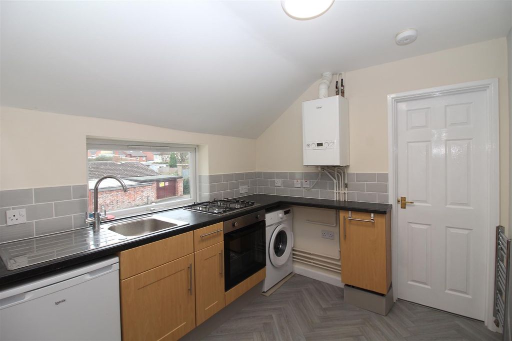 Property photo 2 of 5 Kitchen