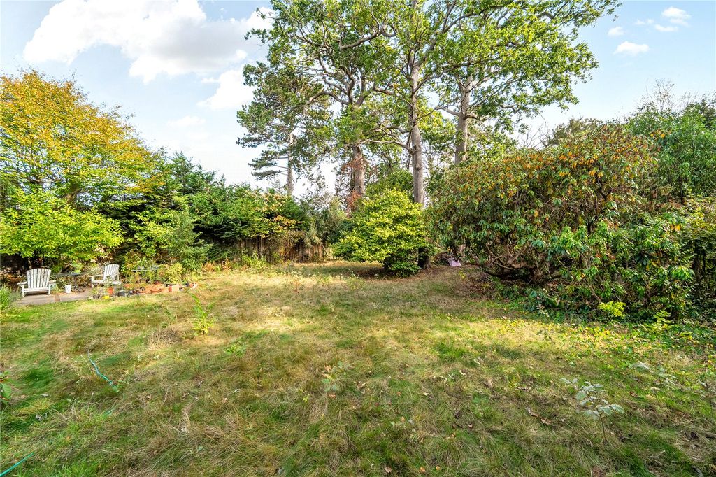 Property photo 2 of 14 Picture No. 23