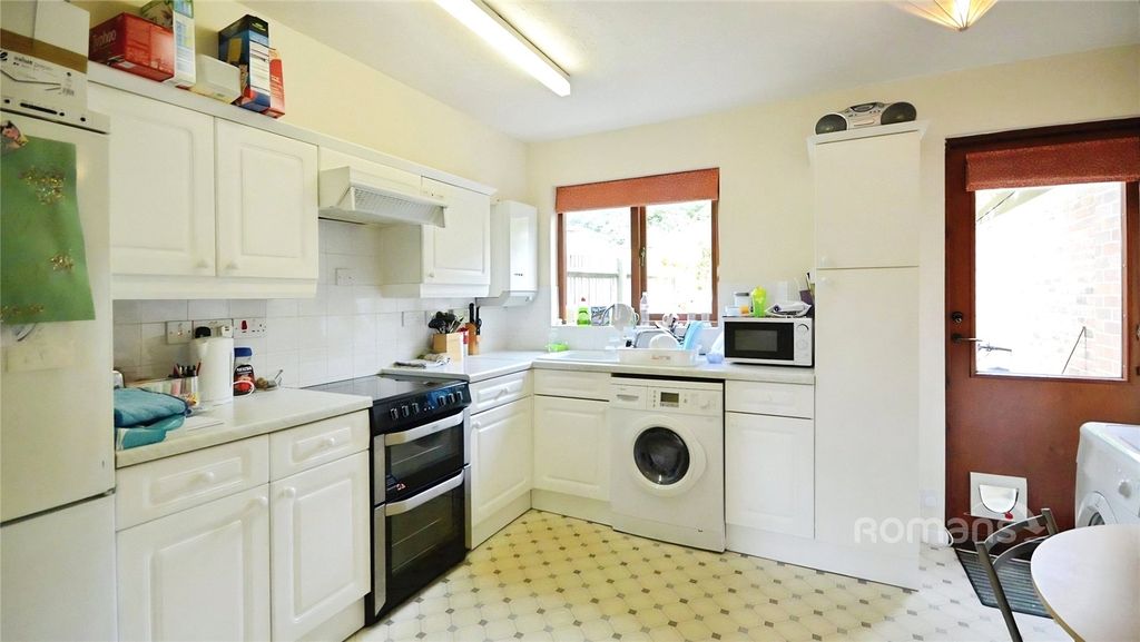 Property photo 3 of 8 Picture No. 10
