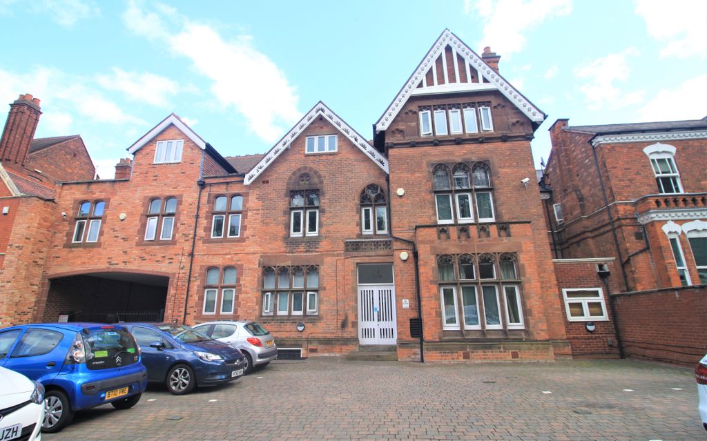 Property photo 2 of 10