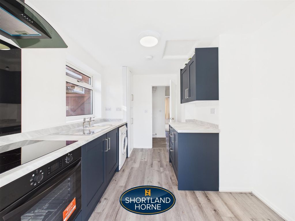 Property photo 3 of 22 Kitchen