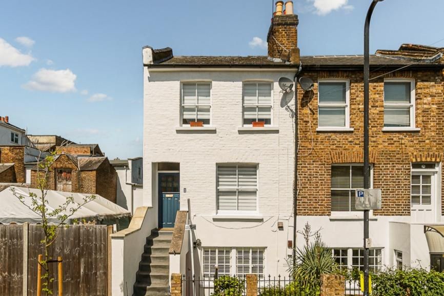 Property photo 3 of 9 1 Saville Road-1 Cropped.Jpg