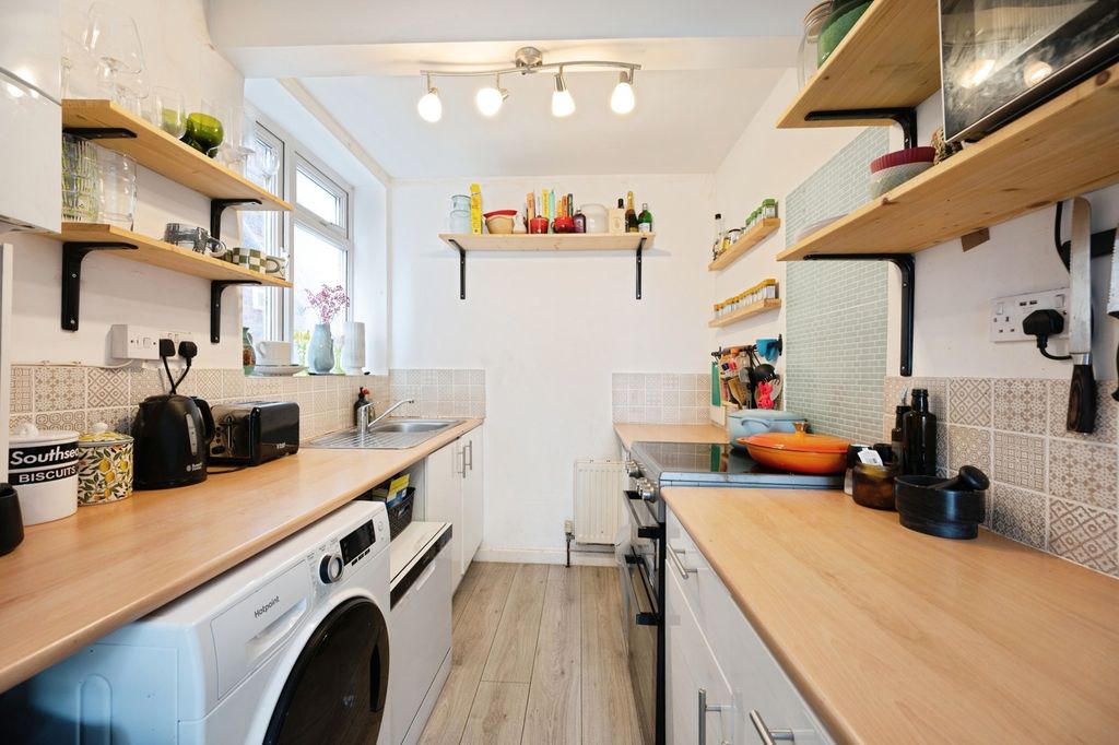 Property photo 2 of 9 Pbox-Img.Jpg