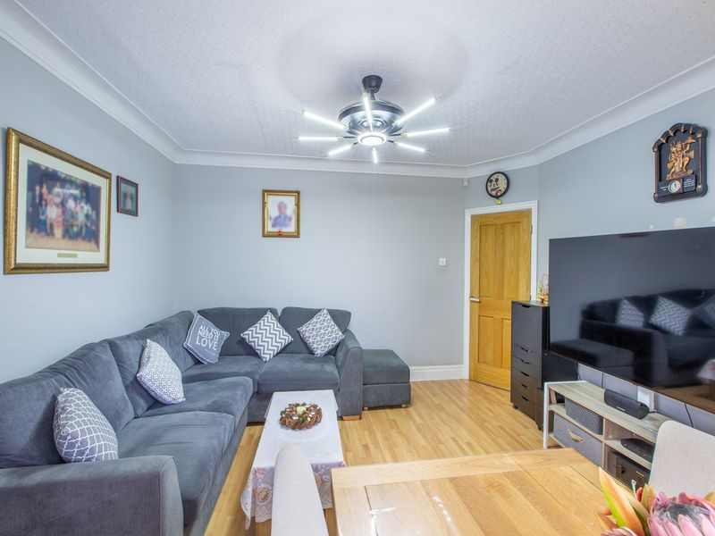 Property photo 3 of 28