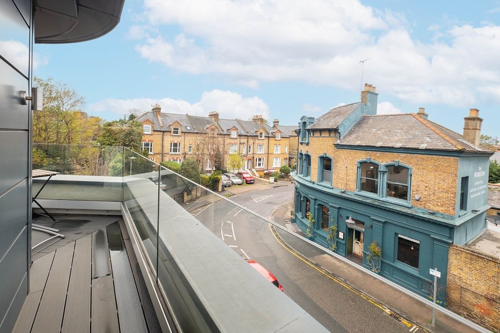 Property photo 3 of 11