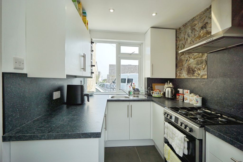 Property photo 3 of 16 Photo