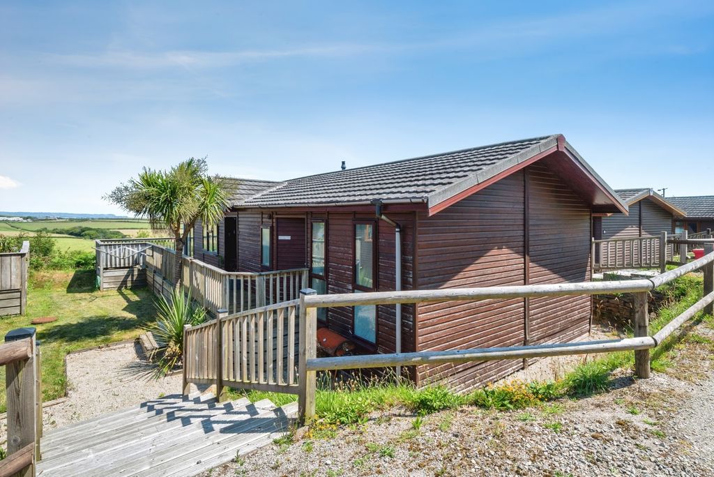 Property photo 1 of 17 Whitsand Bay Holiday