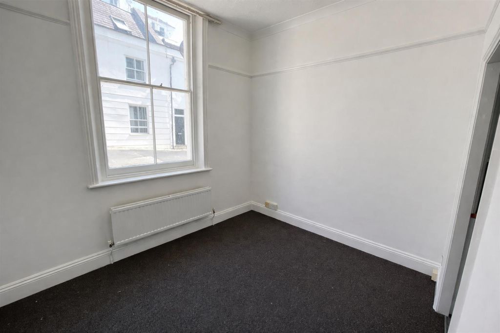 Property photo 3 of 5 1001.Png