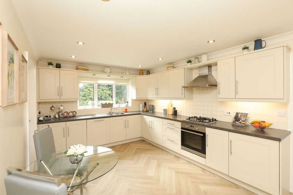 Property photo 3 of 29