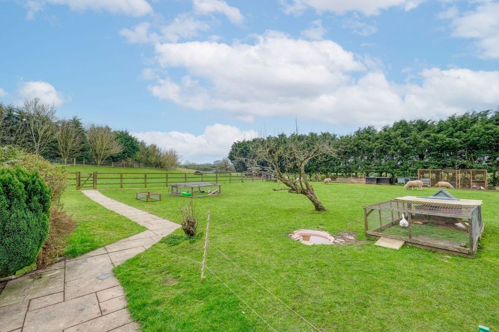 Property photo 3 of 37