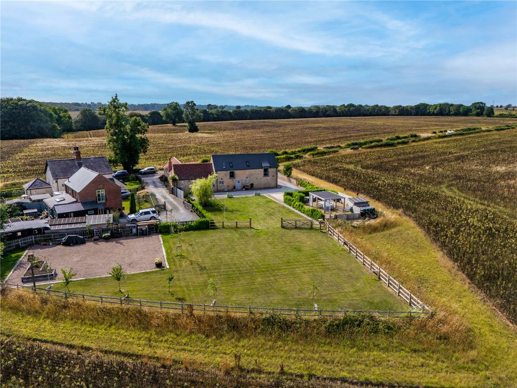 Property photo 1 of 57 Picture No. 64