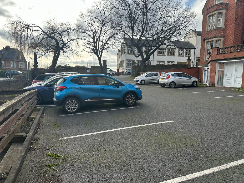 Property photo 2 of 8