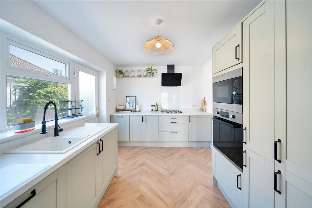 Property photo 3 of 14 Gleneagles-21.Jpg