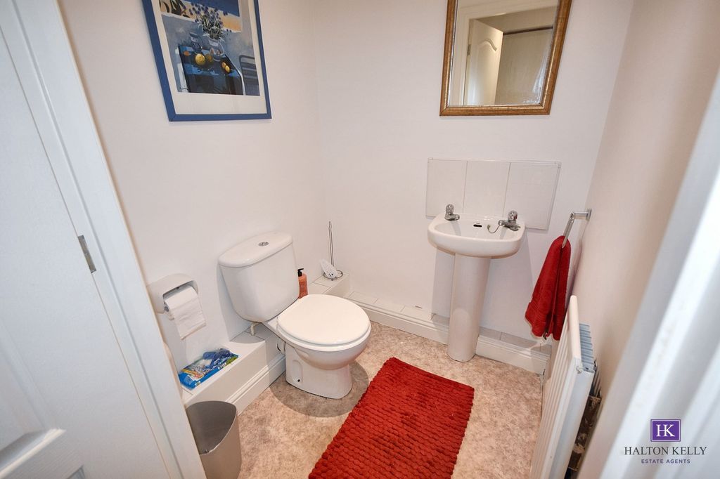 Property photo 3 of 9