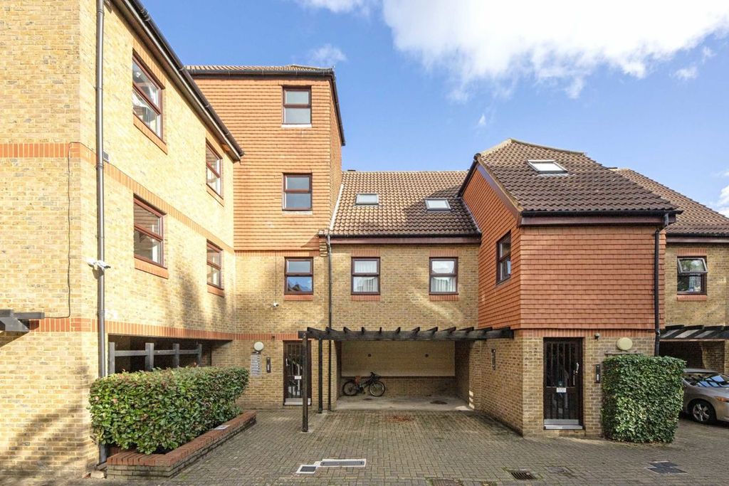 Property photo 1 of 4