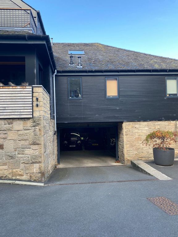 Property photo 1 of 6 Photo 4