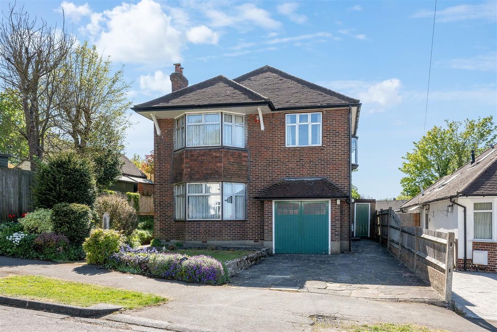 Property photo 1 of 19 Greenhayes Avenue (18).Jpg