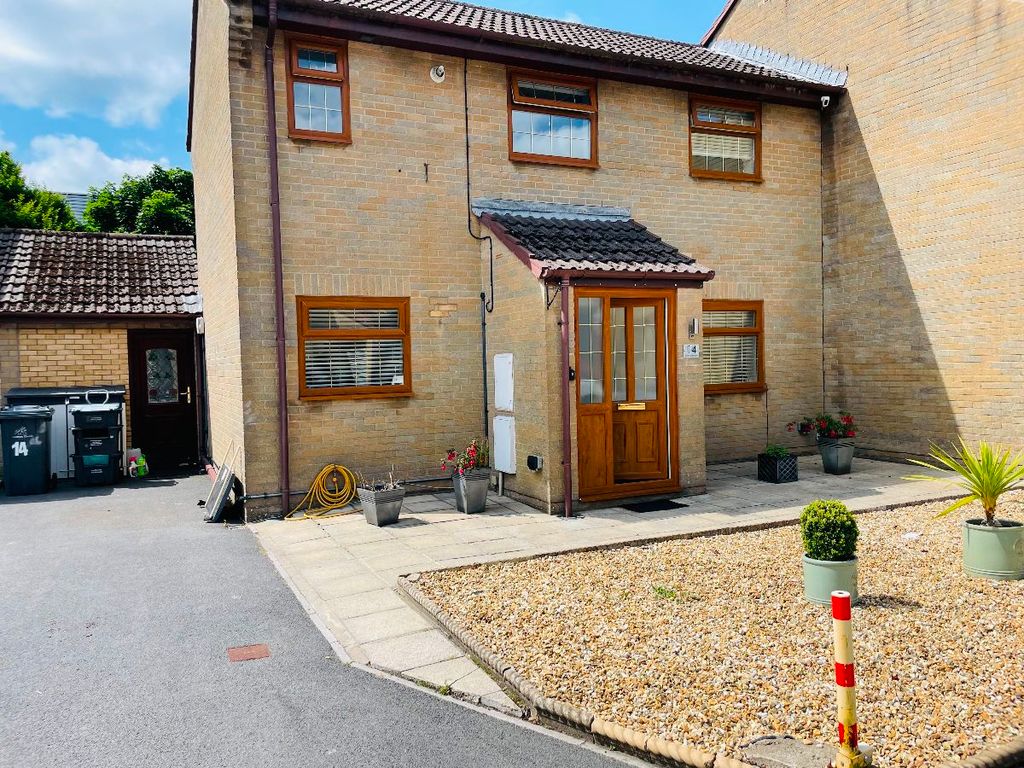 Property photo 2 of 31