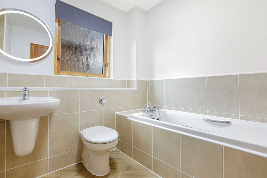 Property photo 3 of 25 Picture No. 24