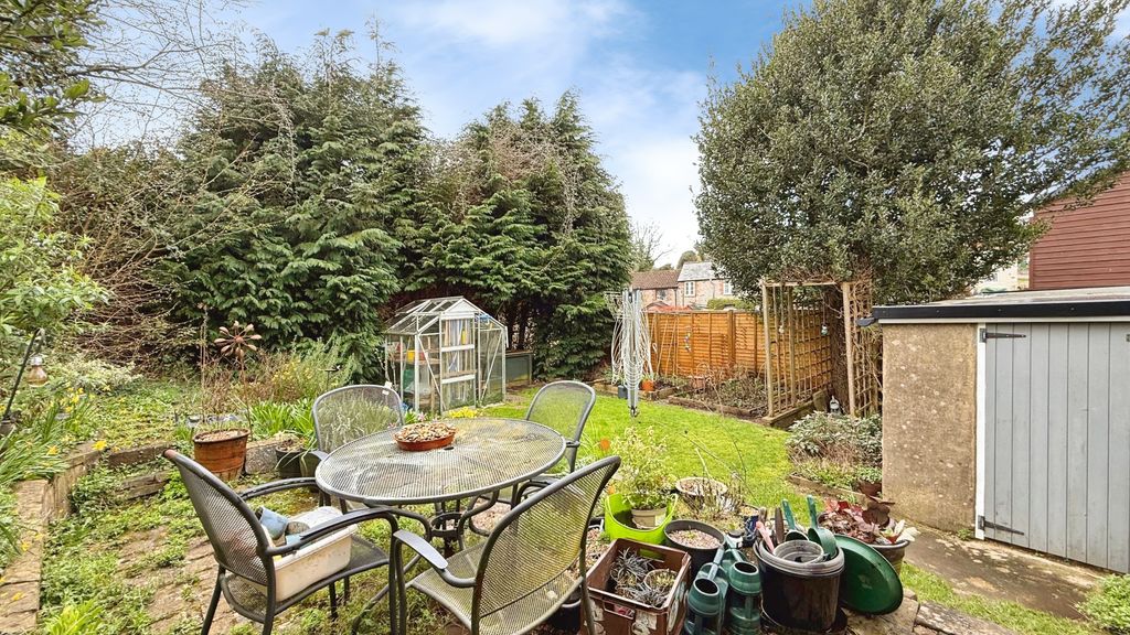 Property photo 2 of 15 Garden