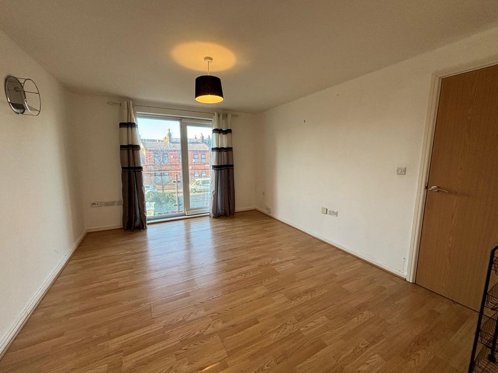 Property photo 3 of 6