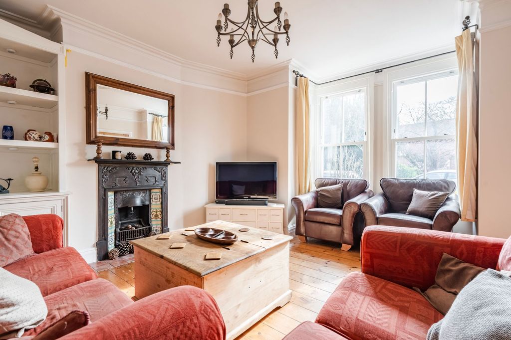 Property photo 2 of 19