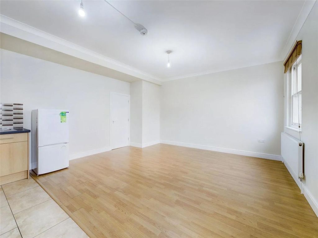 Property photo 1 of 4
