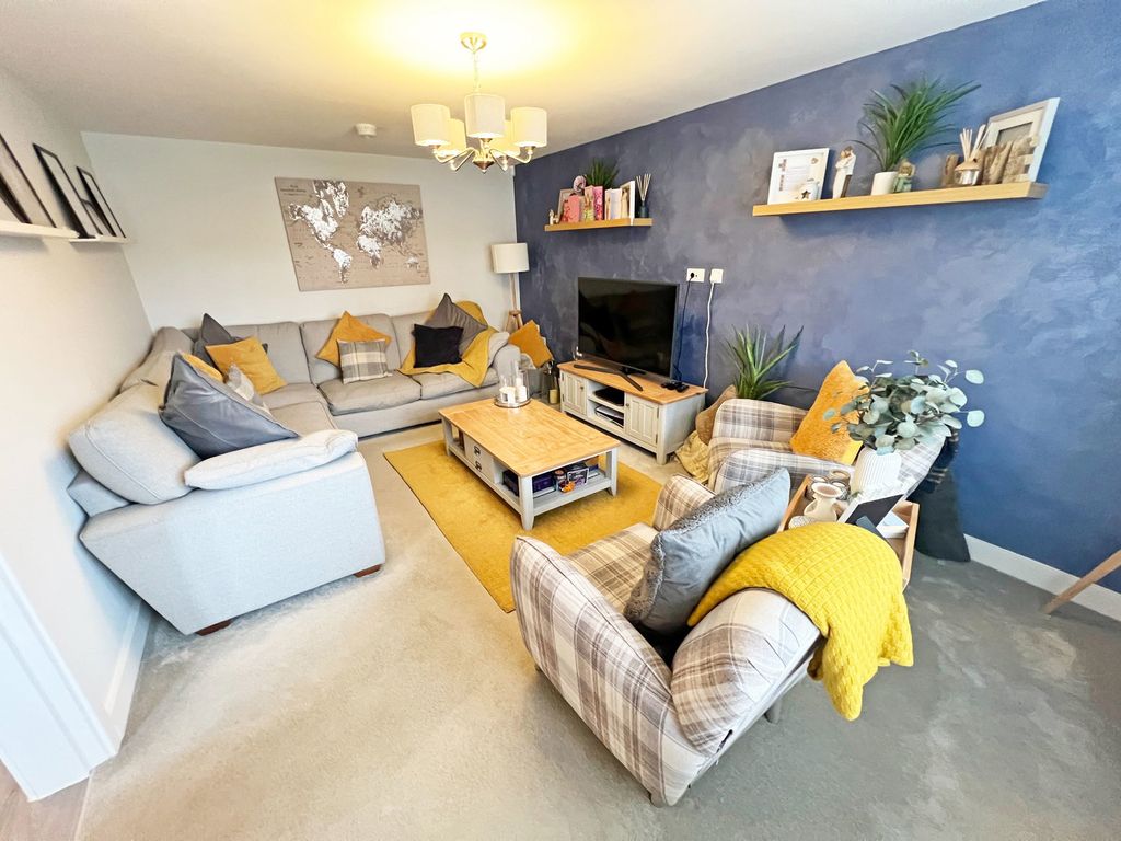 Property photo 2 of 31