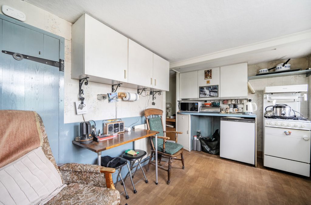 Property photo 3 of 15 1437105-3-69Cba71...