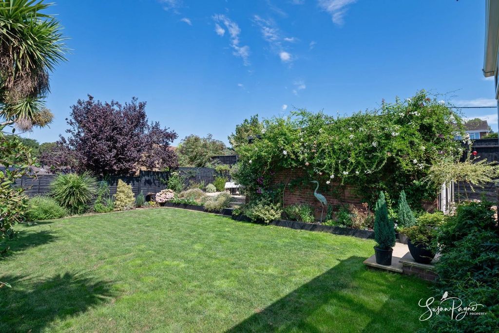 Property photo 2 of 43 Garden