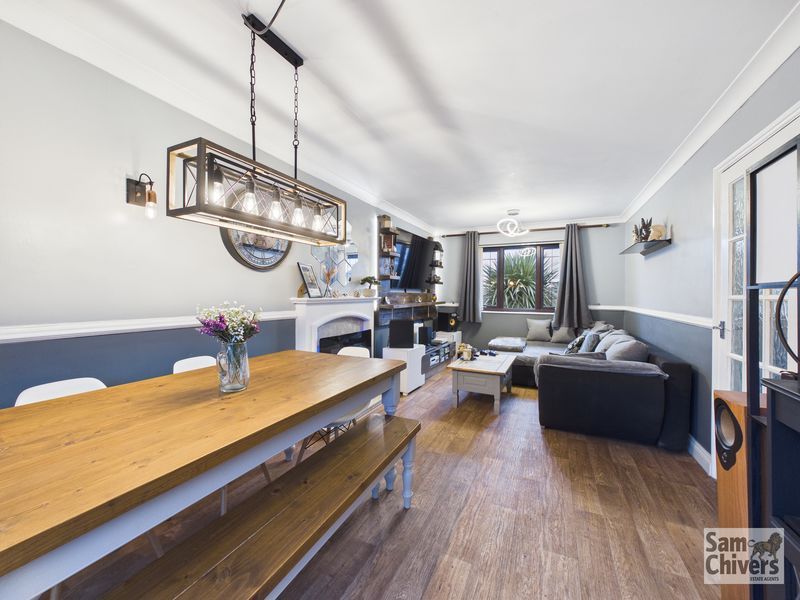 Property photo 3 of 19 Photo 6