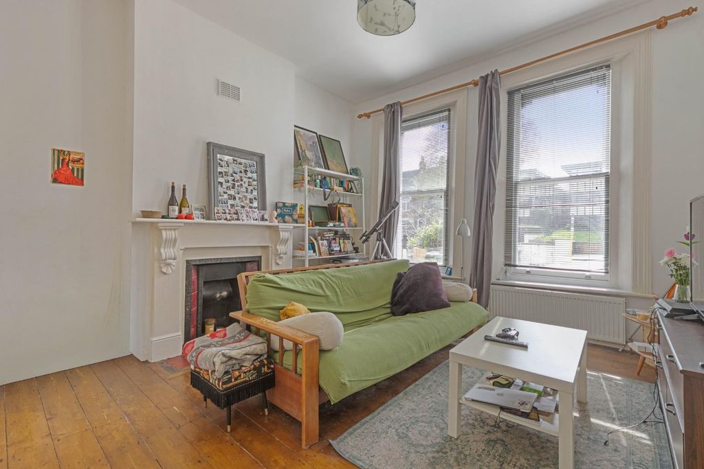 Property photo 1 of 8 22c Longton Avenue - 4.Jpg