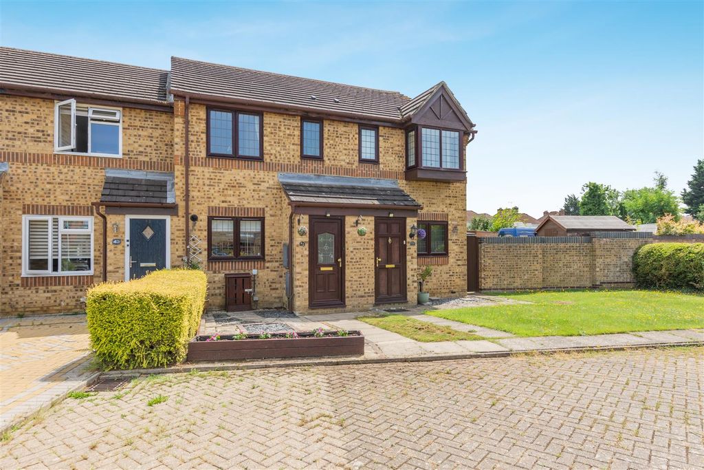 Property photo 1 of 14 8696316-Exterior05.Jpg