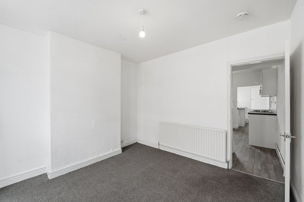Property photo 3 of 12 Picture No. 06