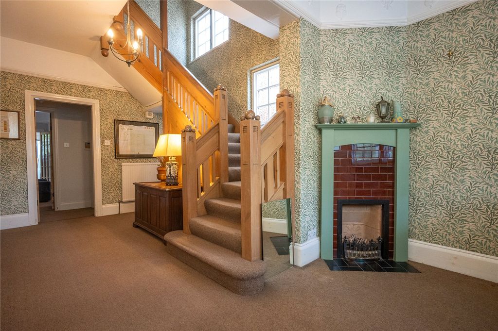 Property photo 2 of 42 Picture No. 11
