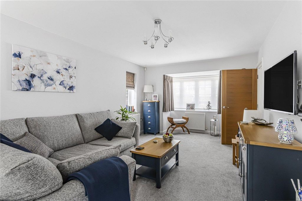 Property photo 3 of 22 Picture No. 17